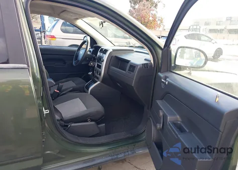 2008 Jeep Compass из США, поврежденный, VIN 1J8ST4748D663978